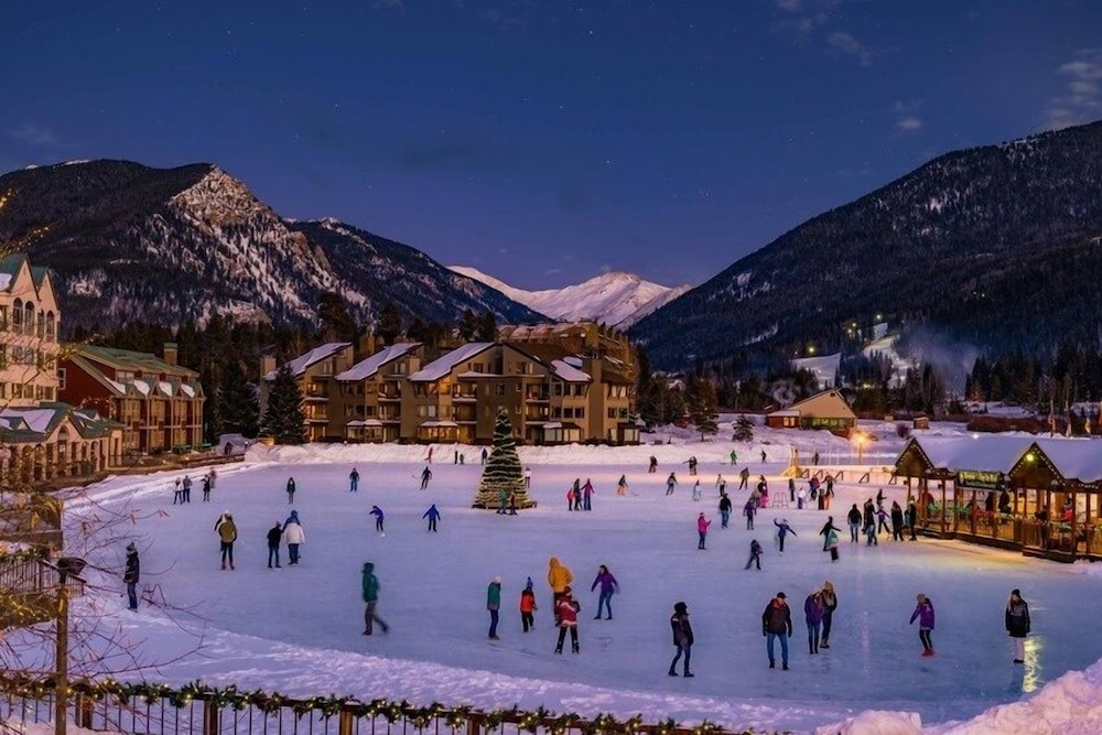Upgraded 2 Bedroom Vacation Condo Summit County, Keystone CO by RedAwning view 5