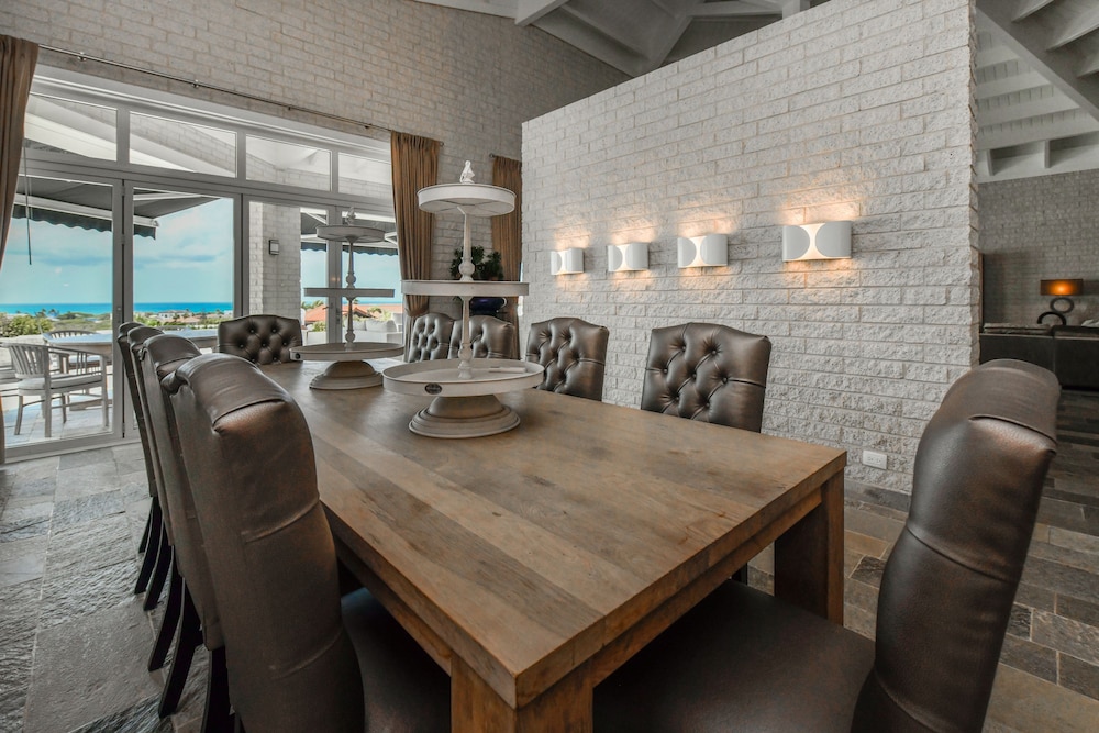 180 Ocean View 2 min to Beach Jacuzzi