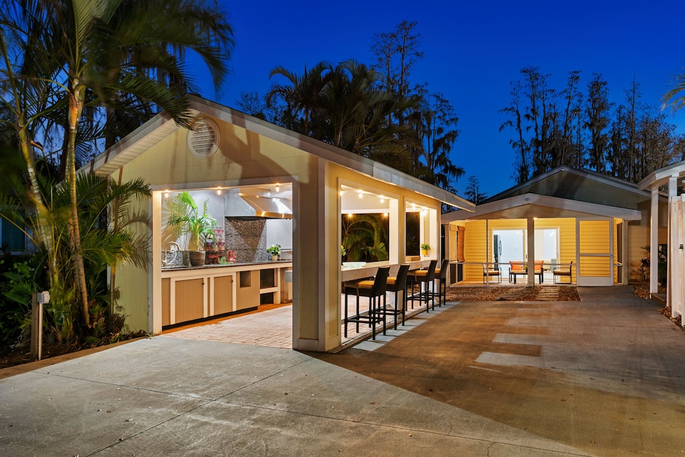 Luxe Waterfront Hideaway w Pool & Pirate Ship Dock