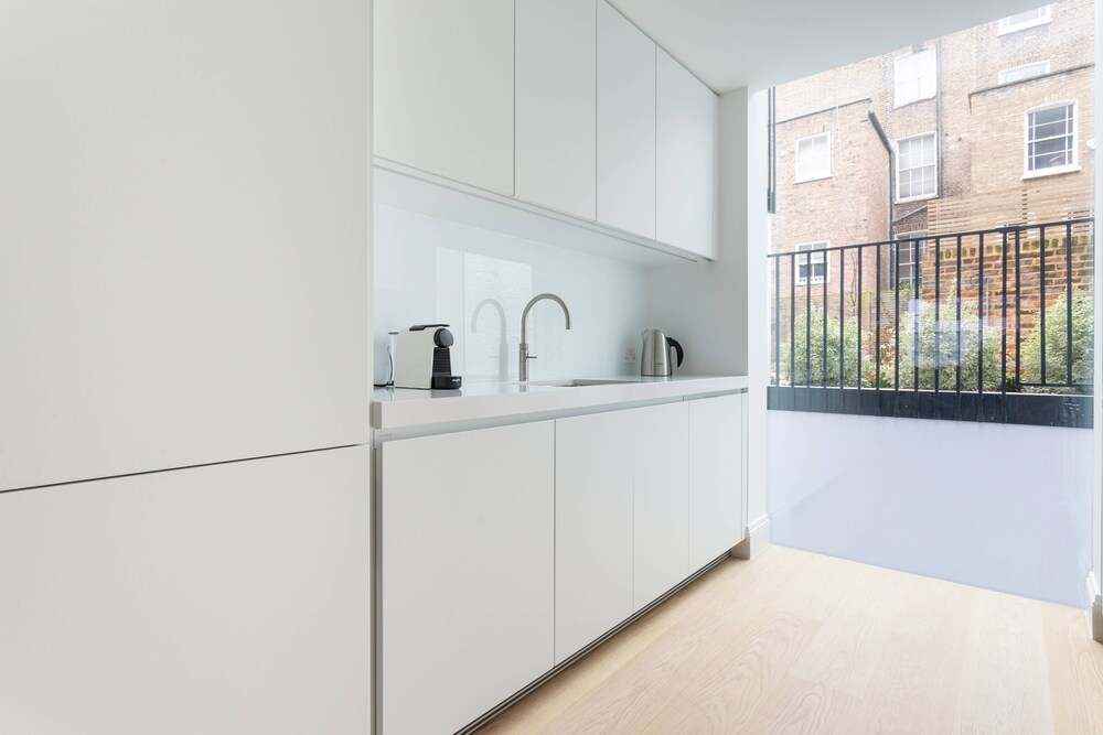 Kildare Gardens by Onefinestay