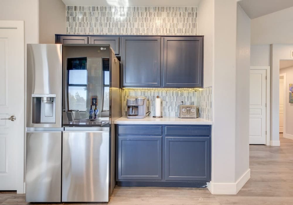 Lux Scottsdale Condo Overlooks 9th Hole Near Golf