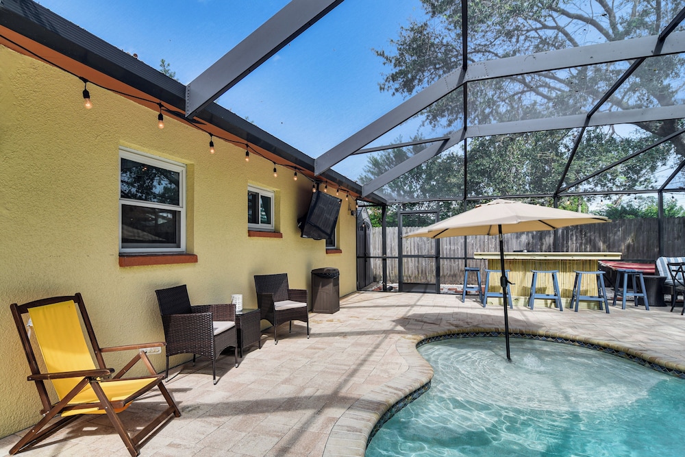 Outdoor Oasis, 4 Mi to Beach: Largo Family Escape!