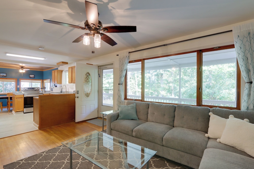 Harpers Ferry Cabin - Walk to Private Lake! - Property Image 21