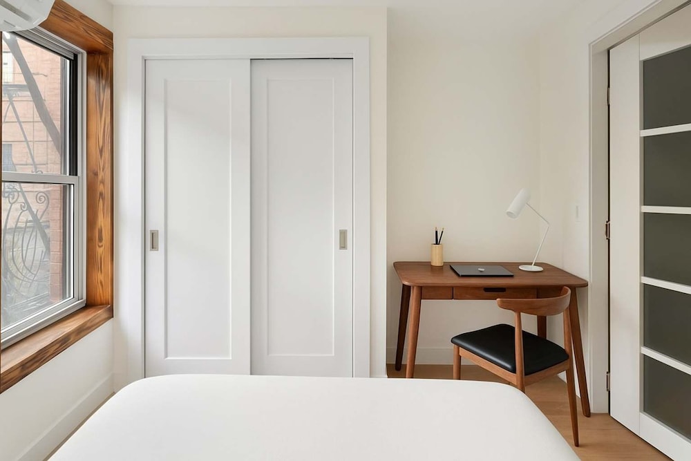 22-4a Sleek Modern 1BR Gramercy