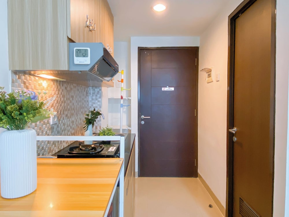 Cozy And Modern Style Studio At Grand Dhika City Apartment