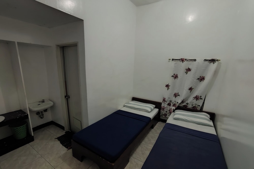 Green Ridge Apartelle