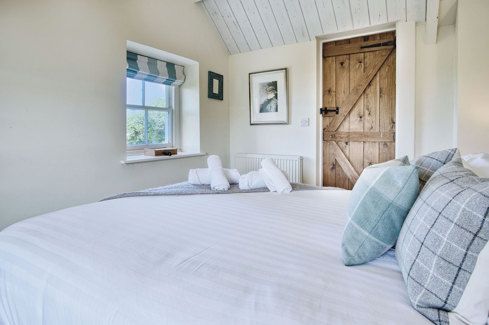 Dollars Cottage - 4 Bed - Llangennith view 5