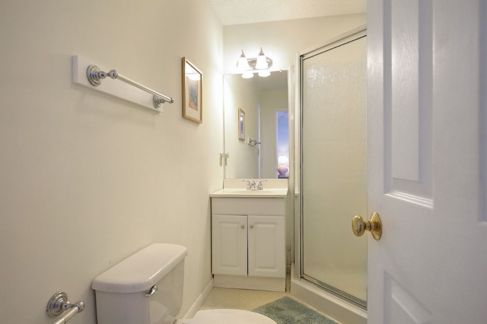 Due South - 5 Br Home