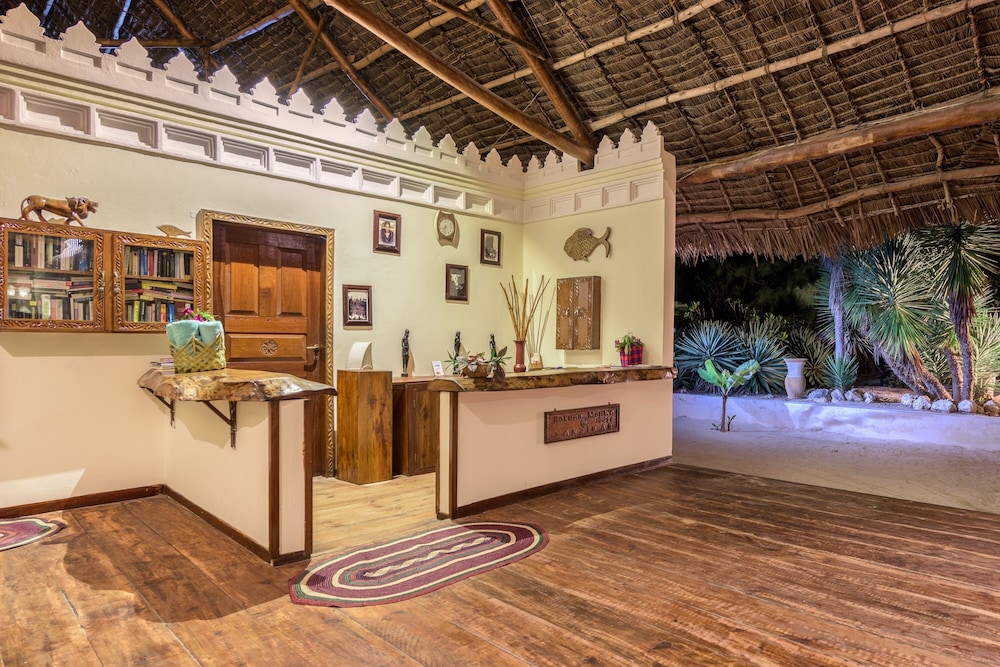 Hakuna Majiwe Beach Lodge
