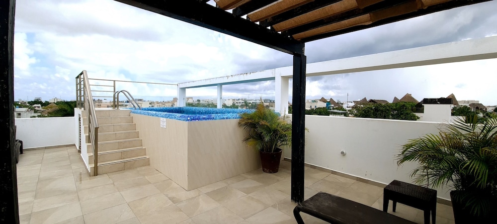 Menesse 25.26 view 2