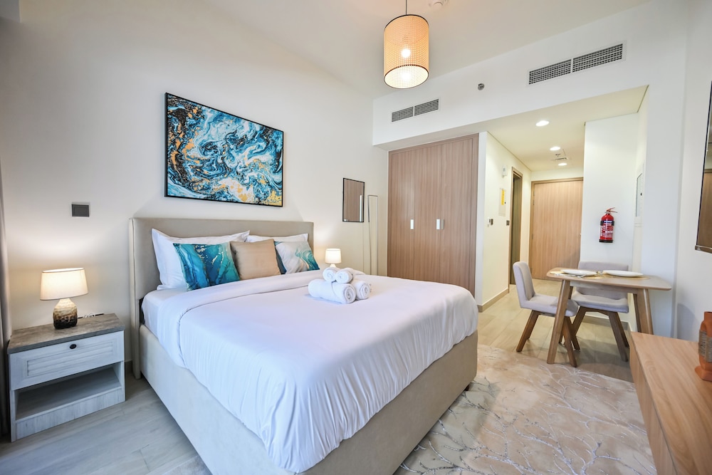 Luxury Studio in Azizi Riviera