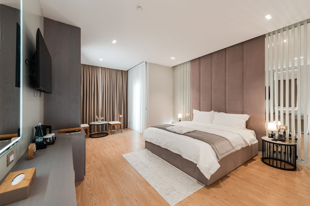 Troci Hotel 33