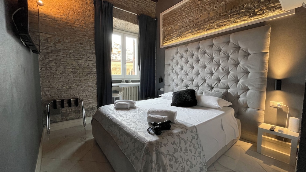 Rhome Luxury suite