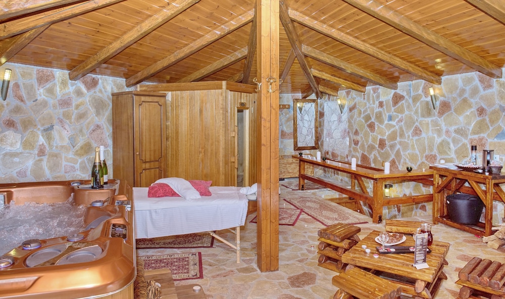 Oneiro Resort