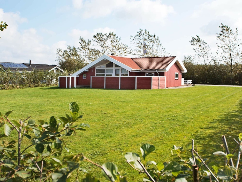 6 Person Holiday Home in Hemmet