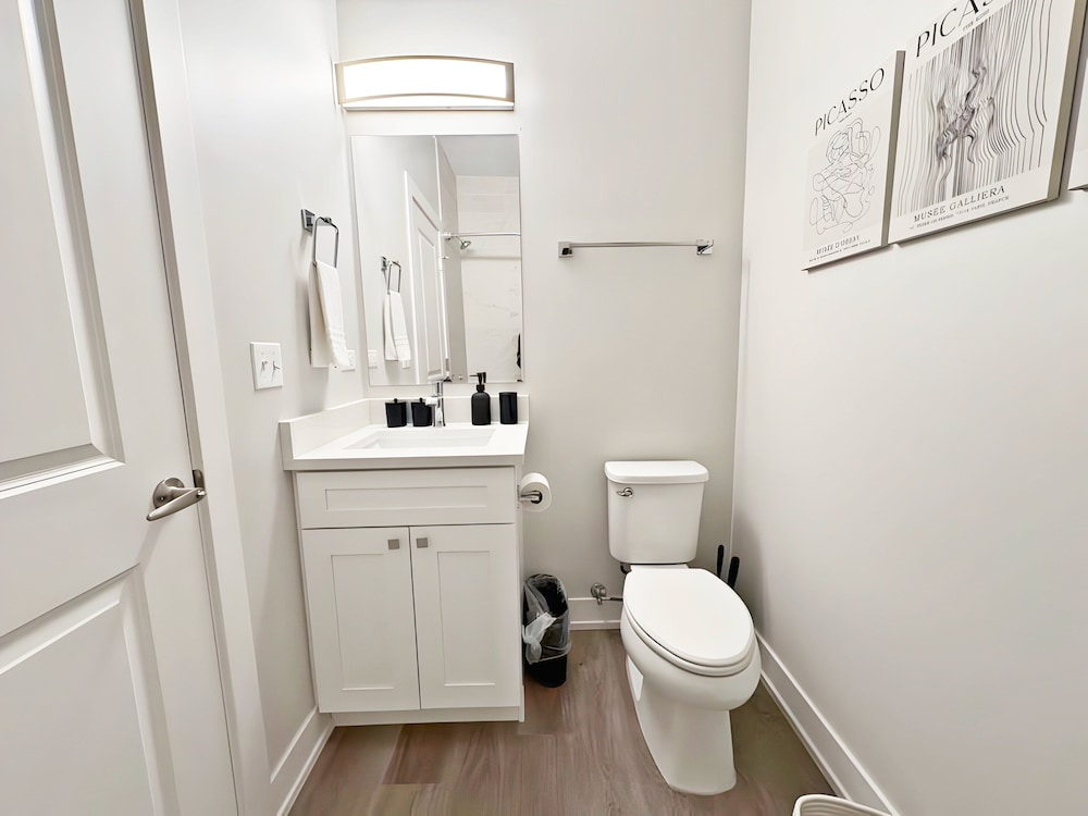 4BR Townhouse with Parking - WV rep 3
