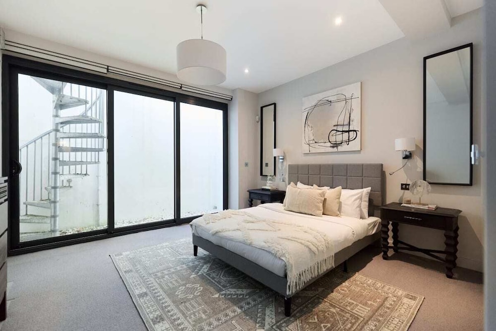 The Fulham Classic - Spacious 4bdr House With Balcony and Garden