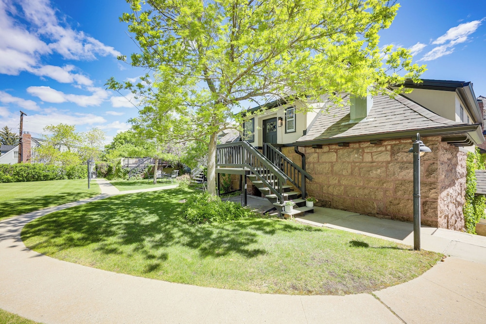 Helena Apartment w/ Patio < 1 Mi to Downtown! view 5