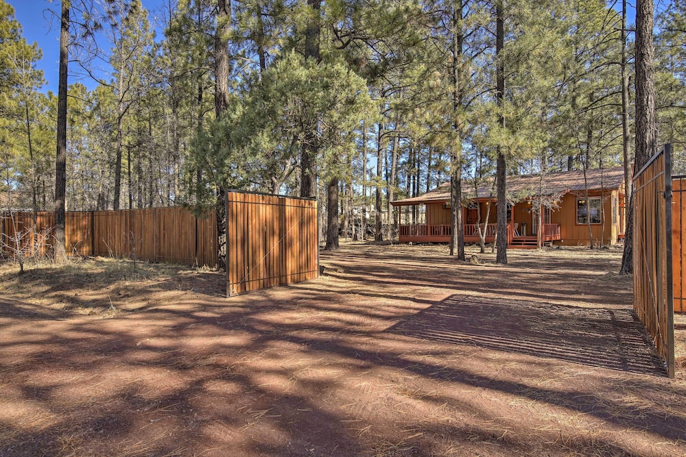 Hot Tub Hideaway in Pinetop: Bring Your Pet! view 2