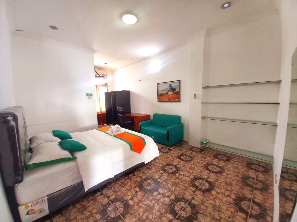 Simply Homy Guest House UNY Samirono view 4