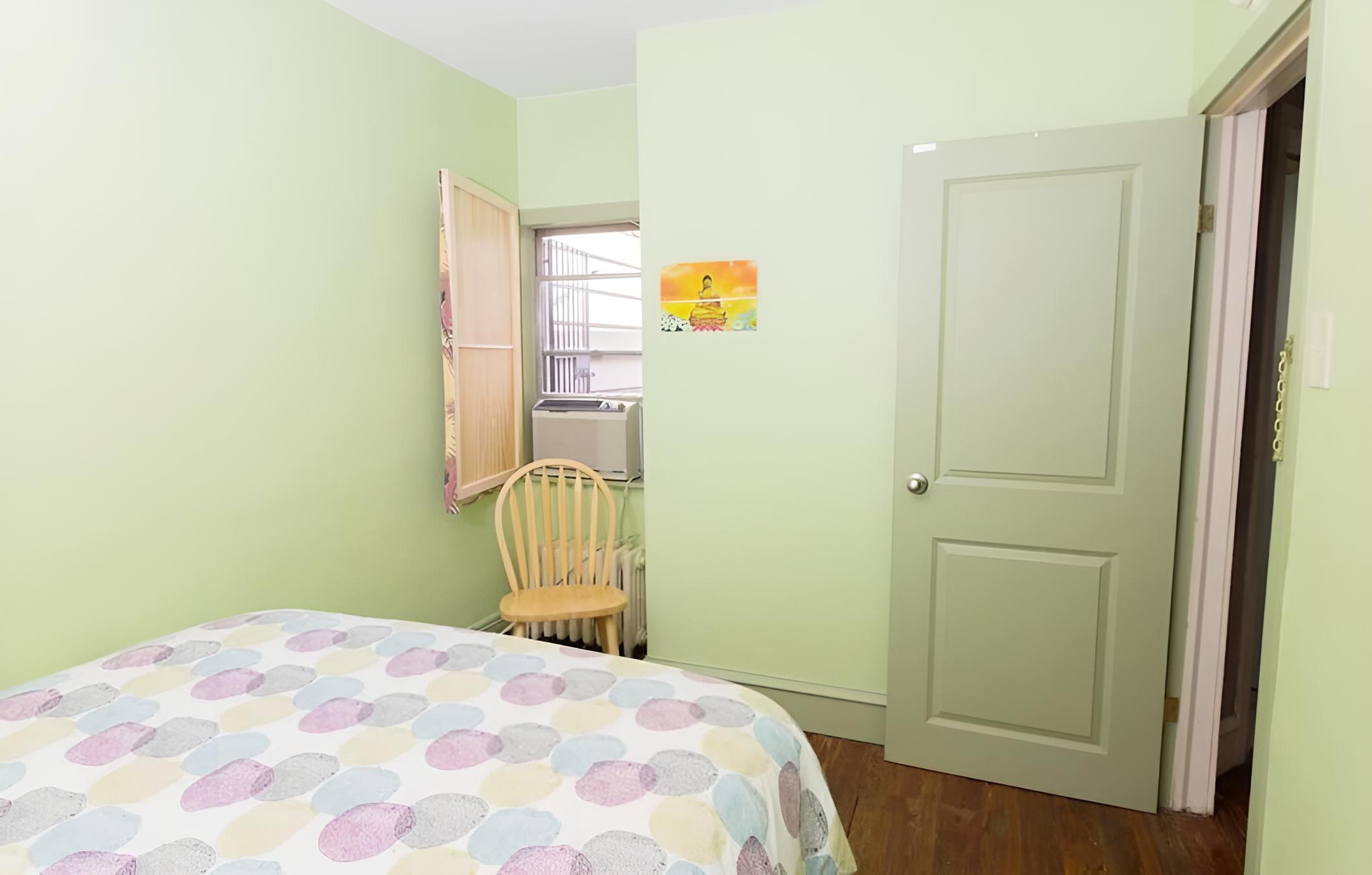 1105 Tree Street in Philadelphia view 2