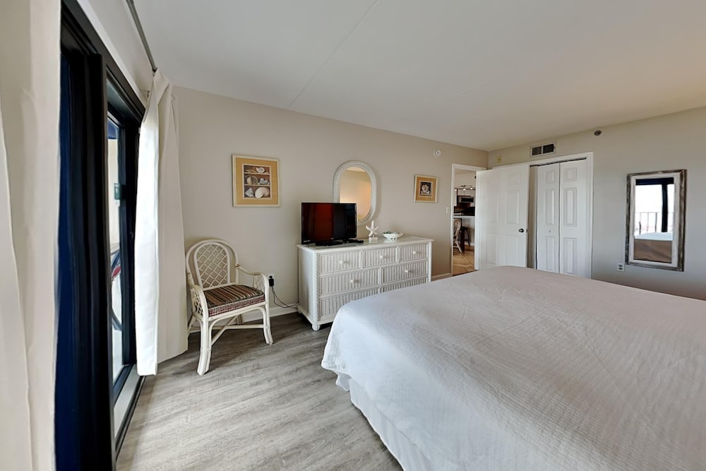Ocean Breeze West by Southern Vacation Rentals