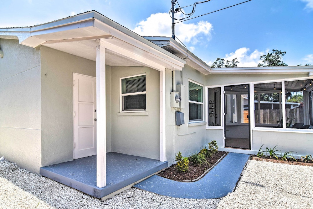 Family-friendly Clearwater Home w/ Game Room!