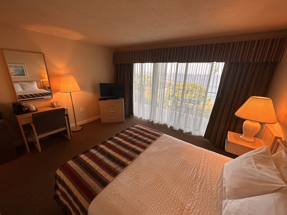 Astoria Crest Motel