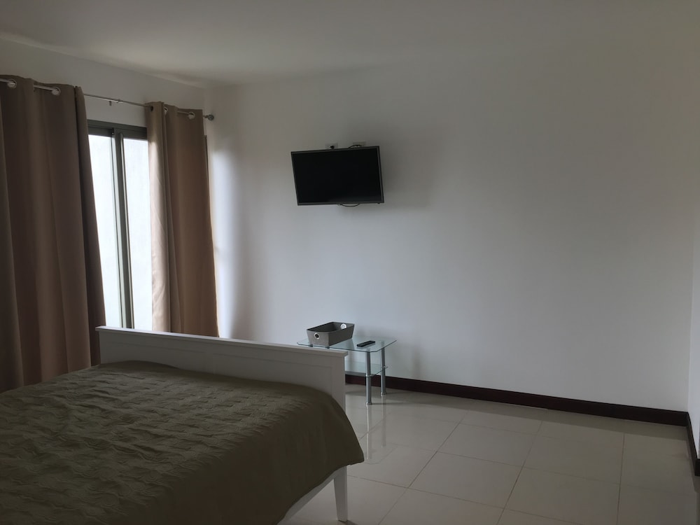 Las Yagrumas Condo Escazu