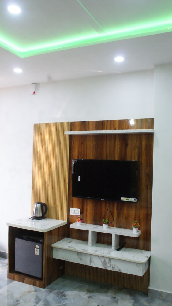 Manimahesh Home Stay