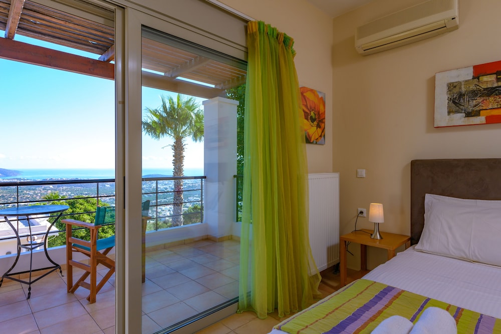 Villa DreamView with private pool view 3