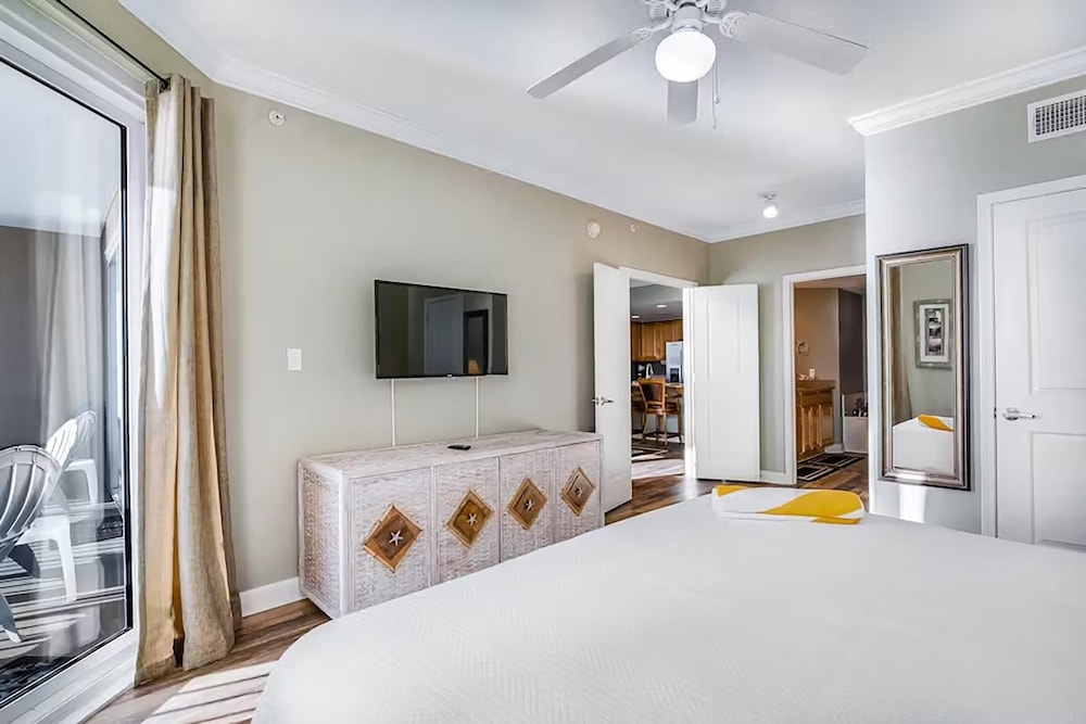 Grandview East 1002