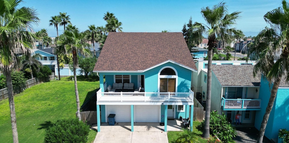 Tranquil Turquoise Retreat