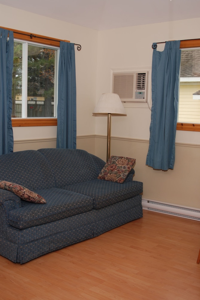 Shining Waters Cottages