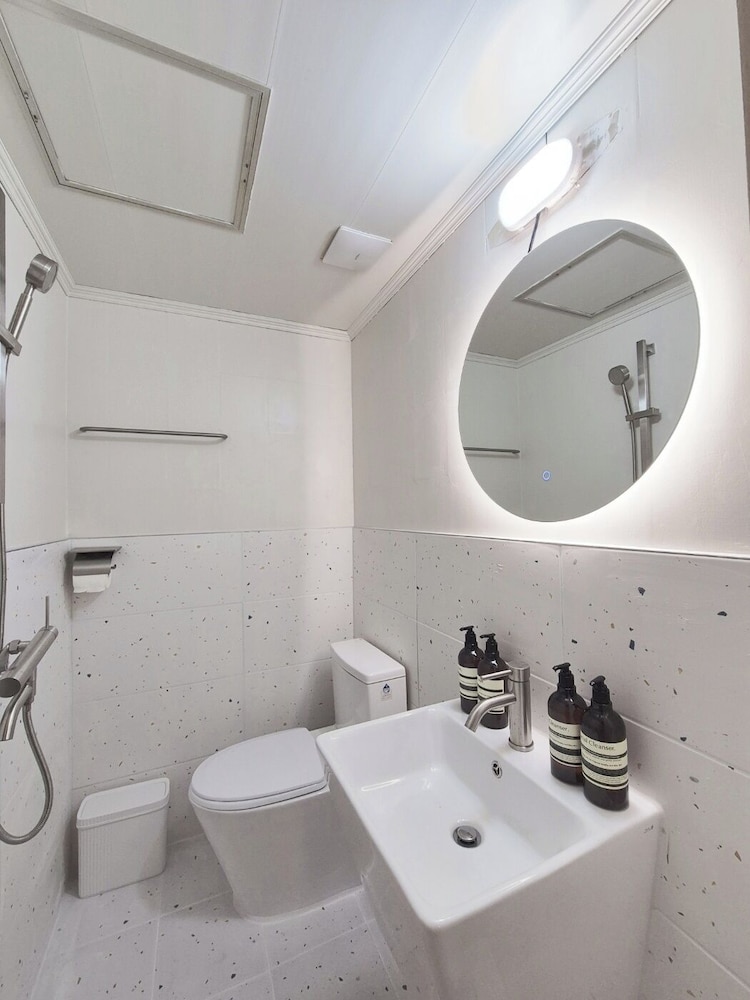 AnOn hostel