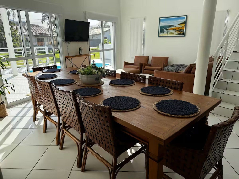 Casa de Praia Brisa do Oceano com Piscina Privativa - São Francisco do Sul
