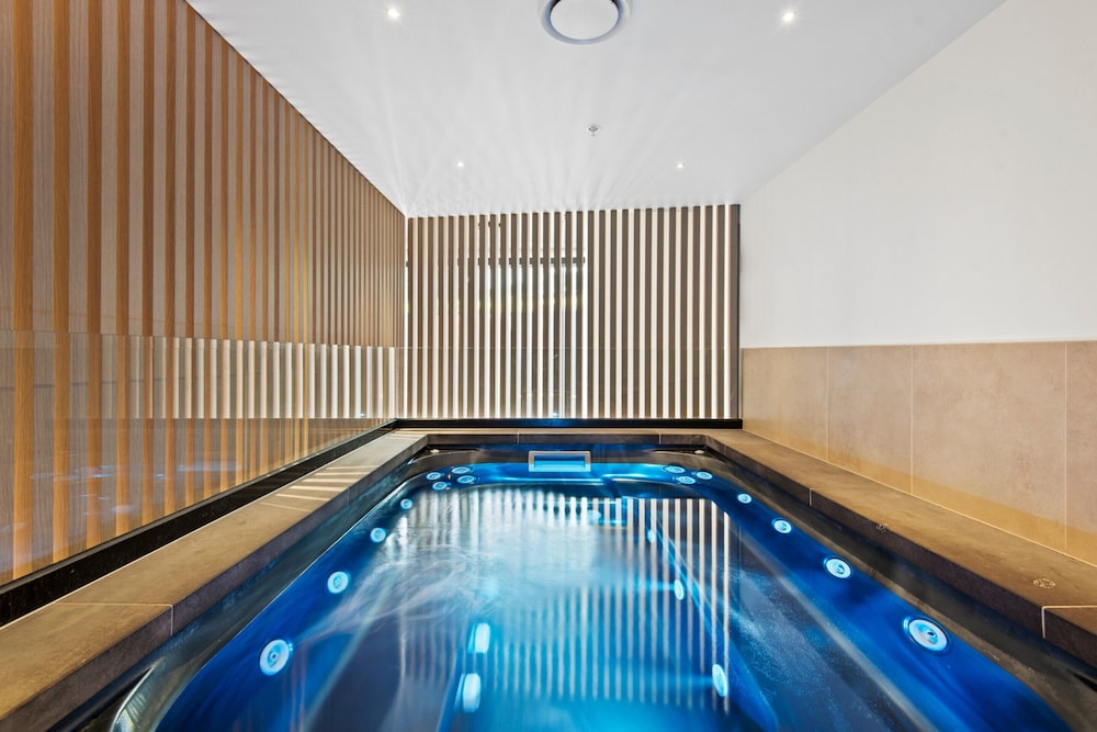 Executive 2-bed Apartment With Views, Gym and Spa