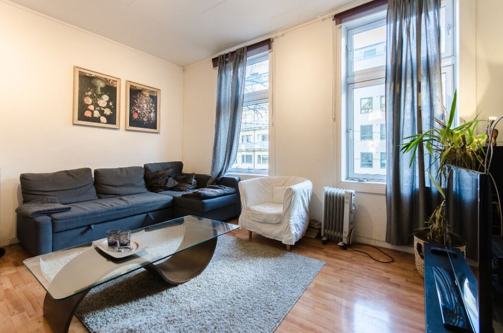 StayPlus Comfy 1BR Apt - Hip Area view 3