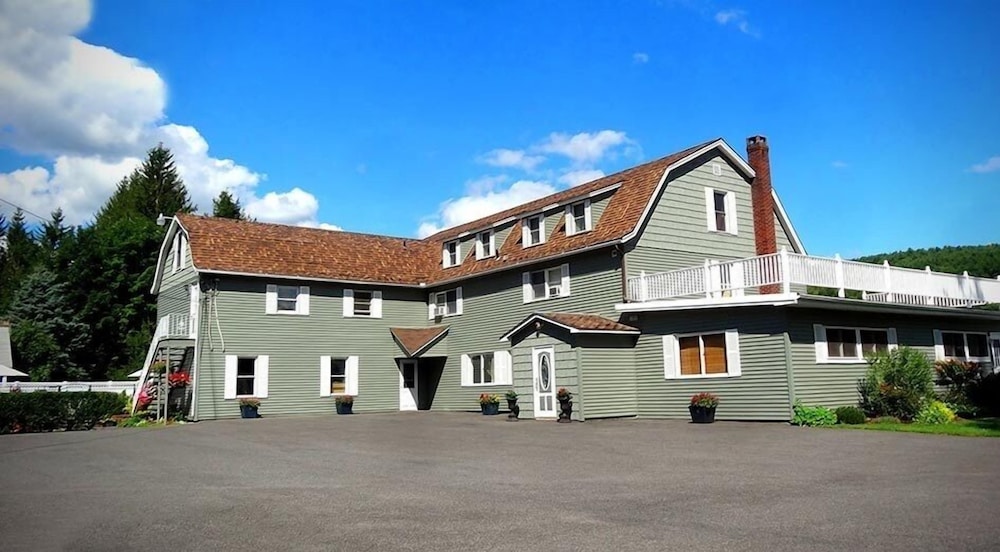 Moore's Motel - Property Image 7