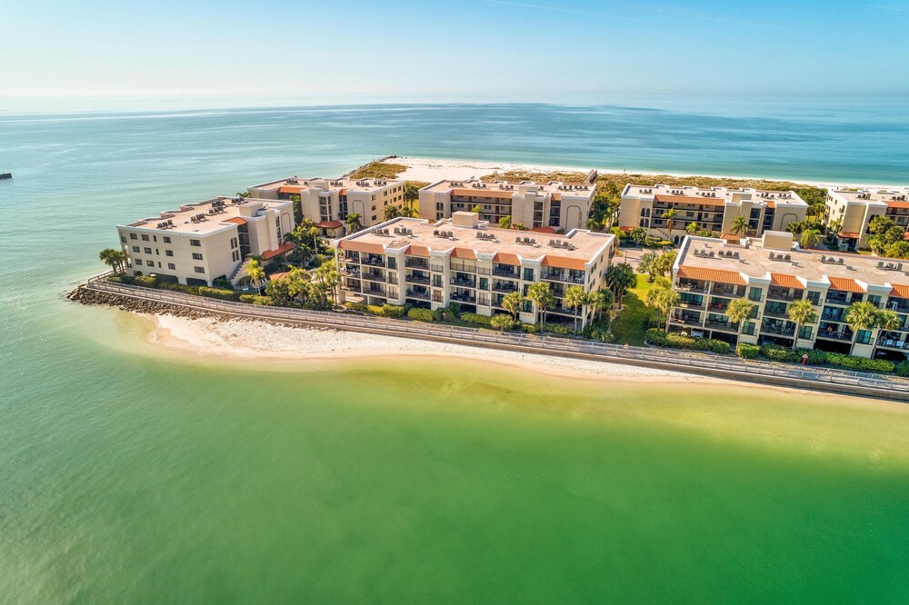 Land's End 1-306 Bay Front- Premier