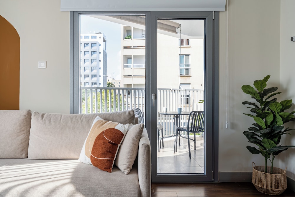 Local Host Living - Signature Apartments in Nicosia