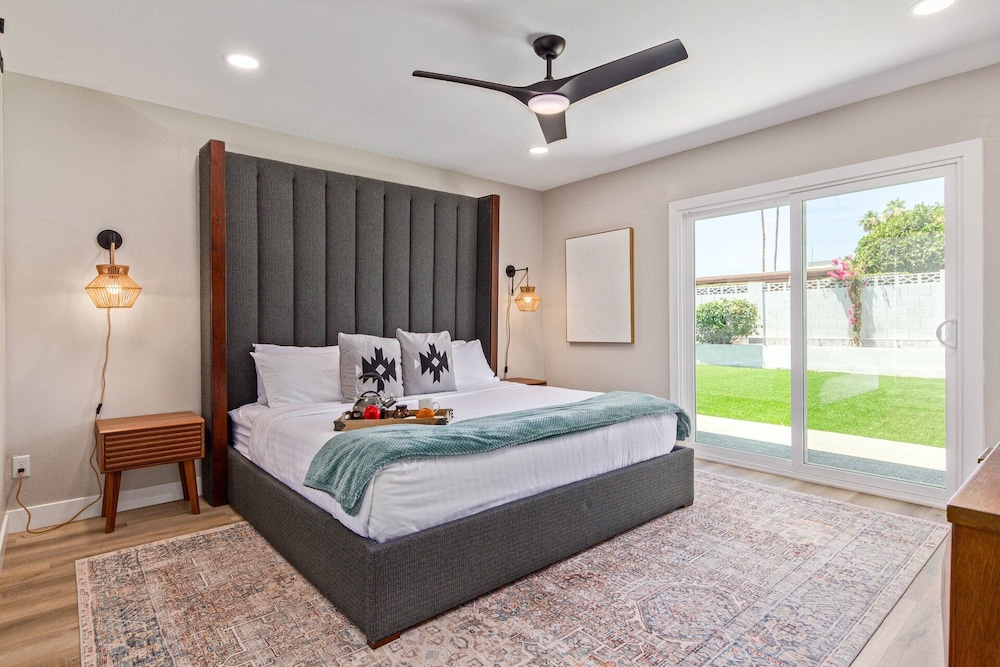 Desert Rose-hot Tub-pool Heat Avail-fire Pit-golf!