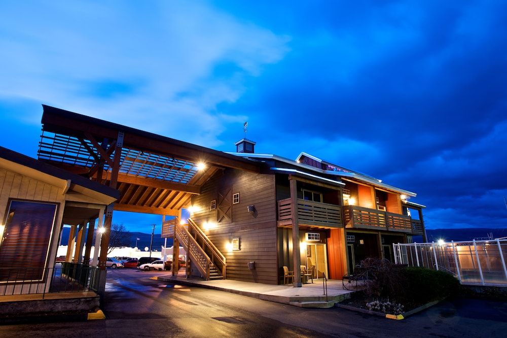Cousins Country Inn