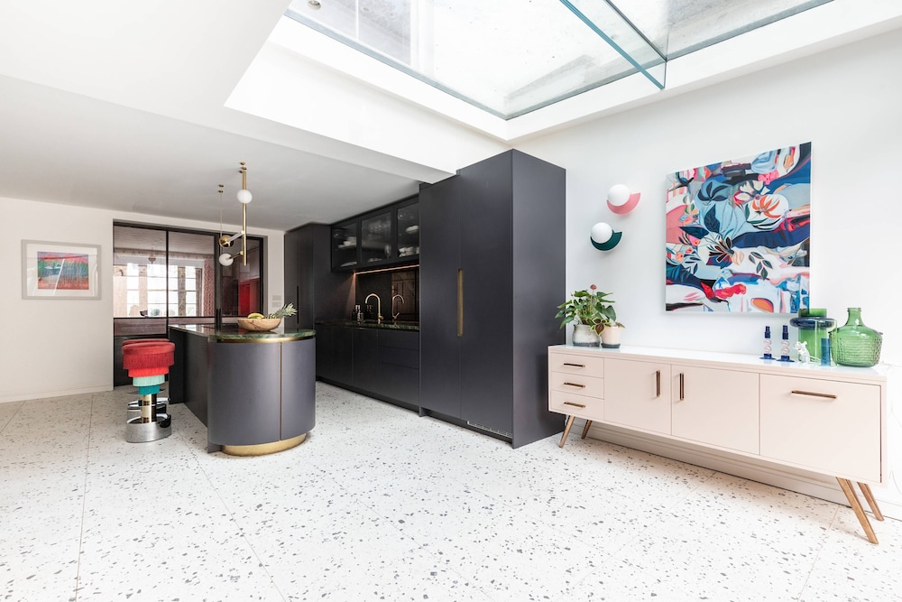 Westbourne Park Road XVI by Onefinestay