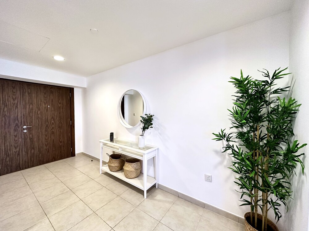 Lux BnB Executive Tower Business Bay