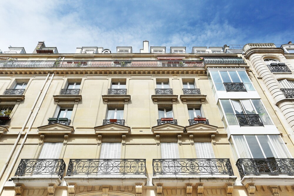 Sublime appartement Champs Elysees ( Chaillot)