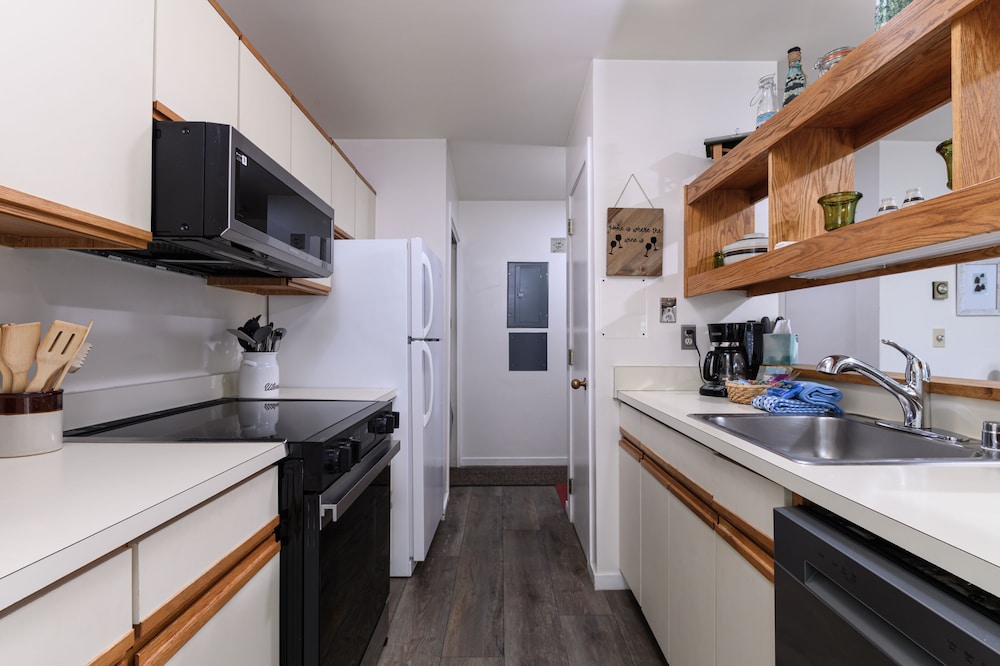 Glades 14 1 Bedroom Condo