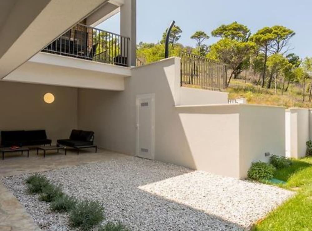 Modern & Stylish Villa With Private Pool