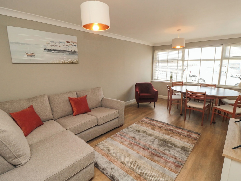 36 Chatsworth Close