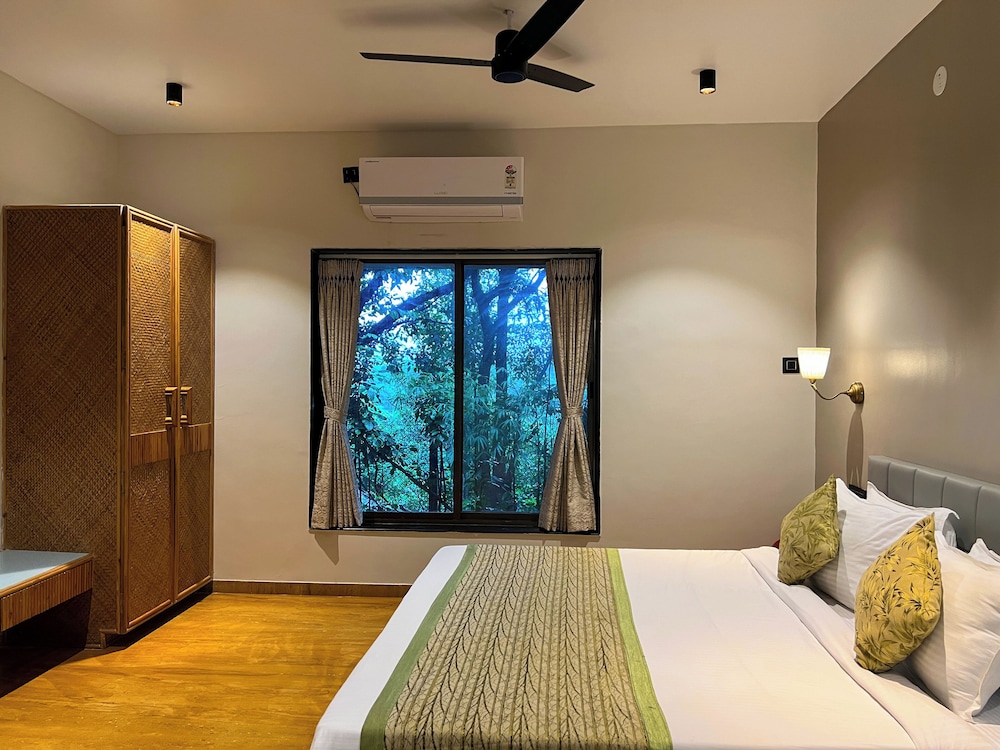 Yash Resort